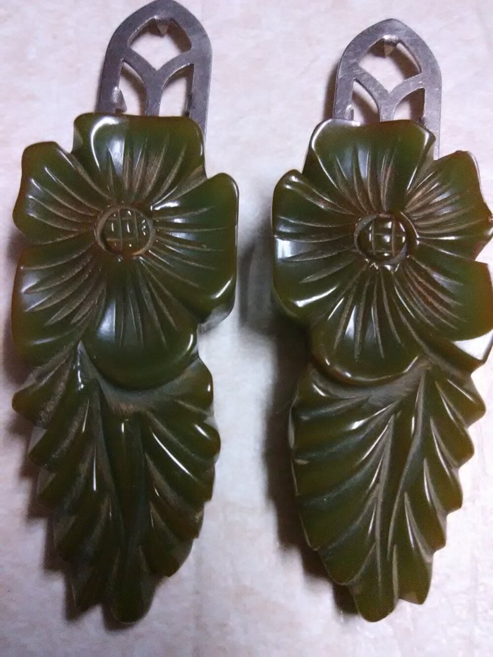 antique / vintage set carved Bakelite dress clips 1930's 1940's 1950's